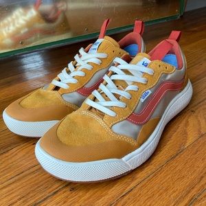 Vans Ultrarange Exo SE in Honeygold, Men 10